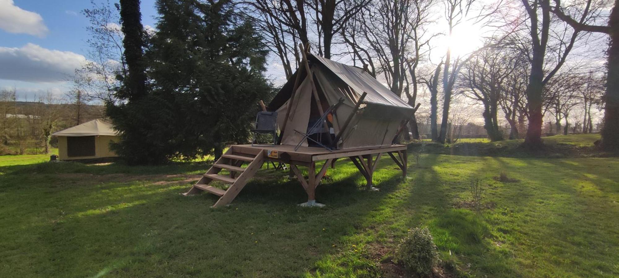 Camping Le Val Aux Fees - Broceliande Concoret Exterior photo