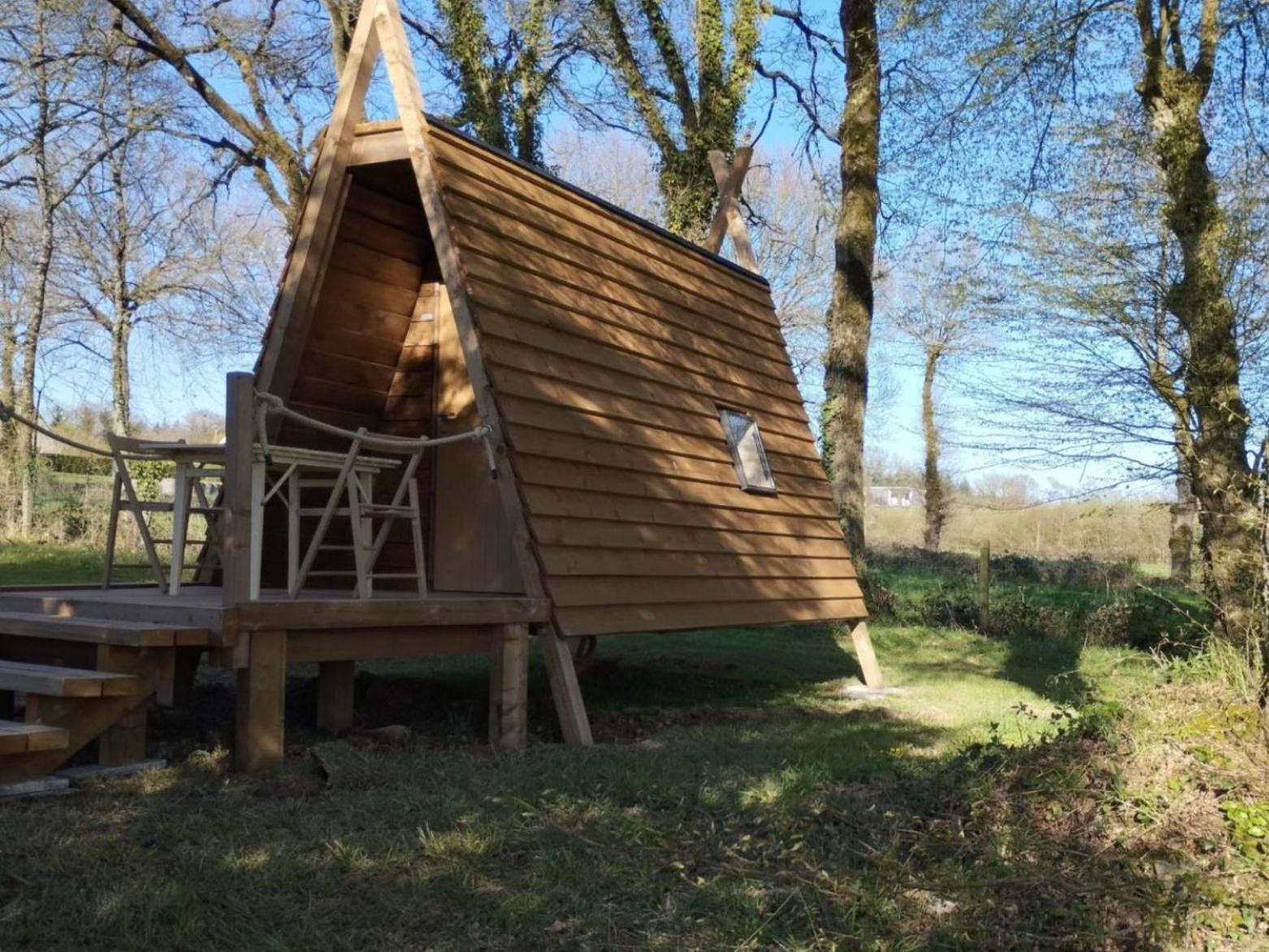 Camping Le Val Aux Fees - Broceliande Concoret Exterior photo