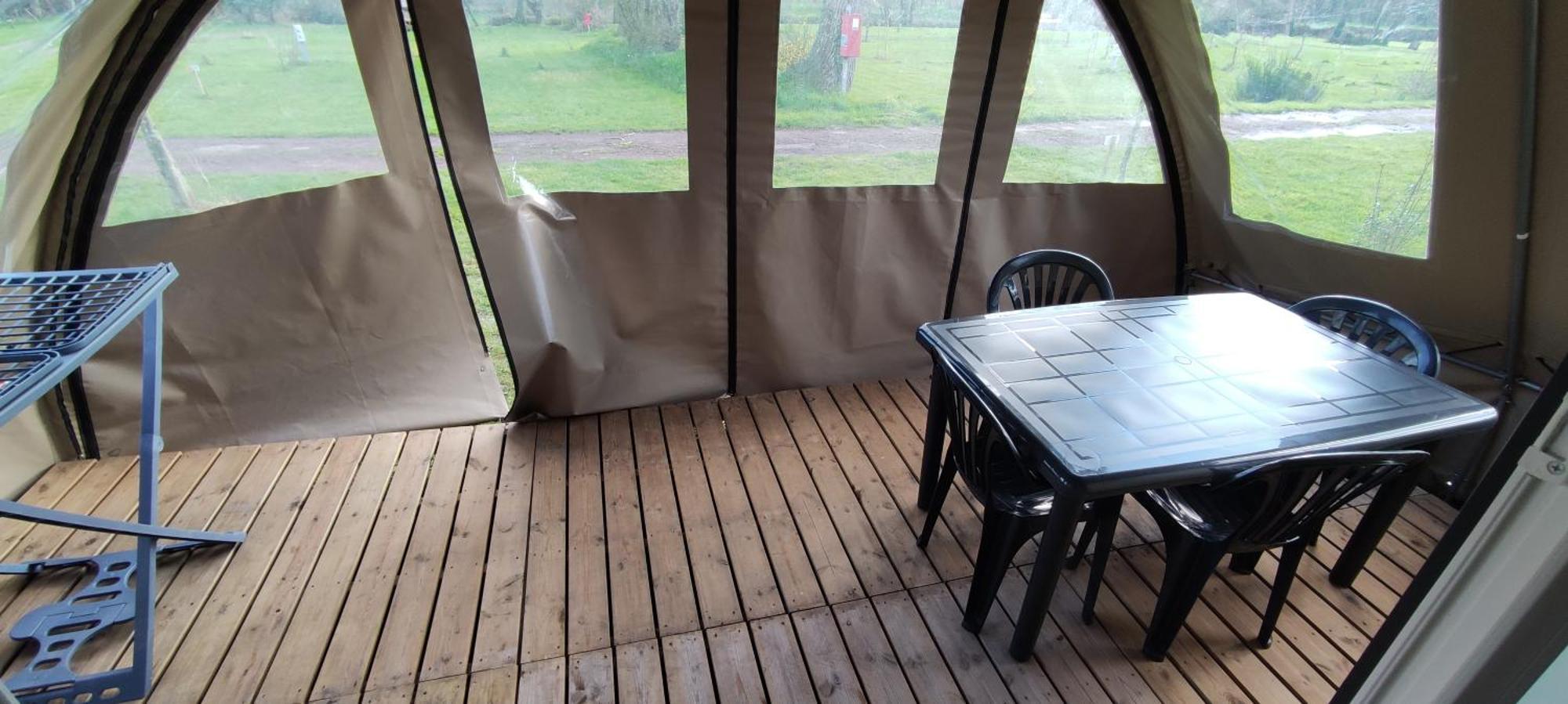 Camping Le Val Aux Fees - Broceliande Concoret Exterior photo